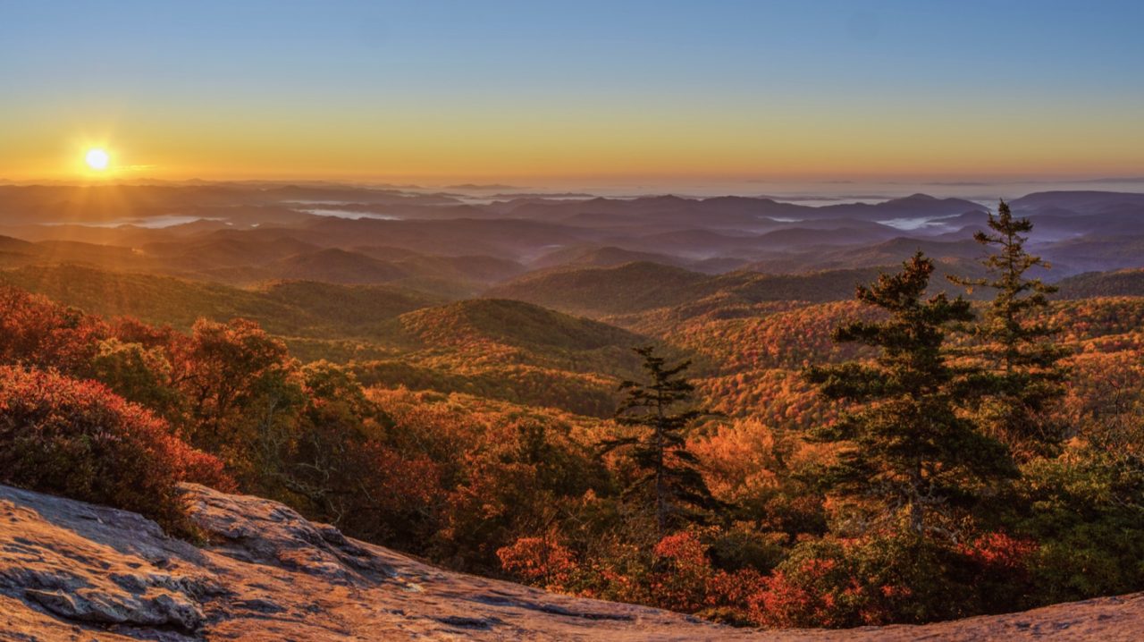 The 20 Best Overlooks on the Blue Ridge Parkway in Fall - Blue Ridge  Mountains Travel Guide