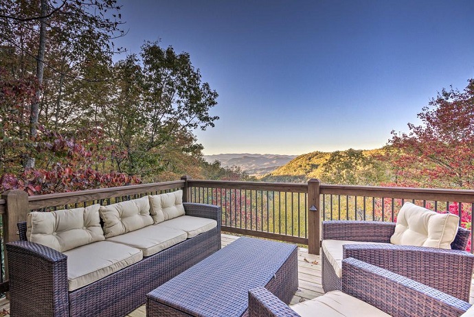 Brevard Chalet with Stunning Blue Ridge Mountain Views