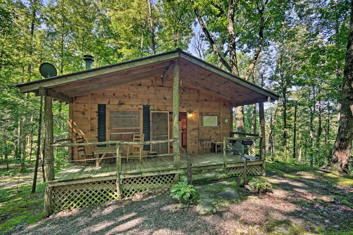 Pisgah Forest 'The Oak' Cabin w/Deck by Creek 