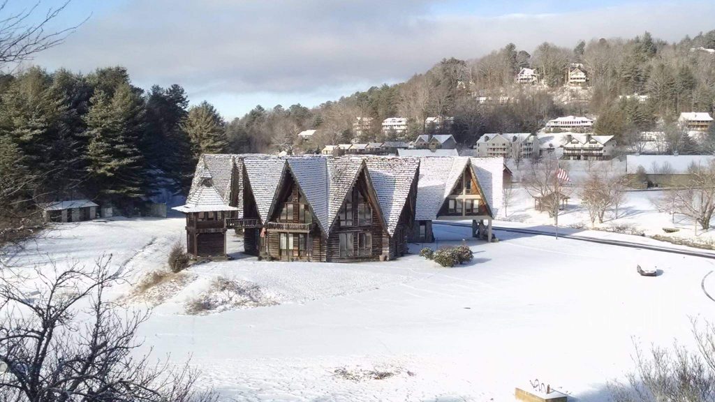 Winter snow at Resort in Sky Valley GA