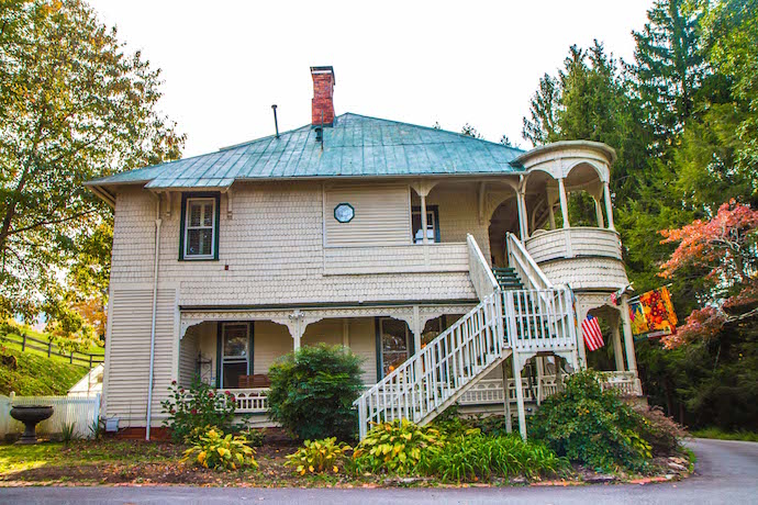 Exterior of the historic Engadine Inn and Cabins Near Asheville NC - Inns on the Blue Ridge Parkway