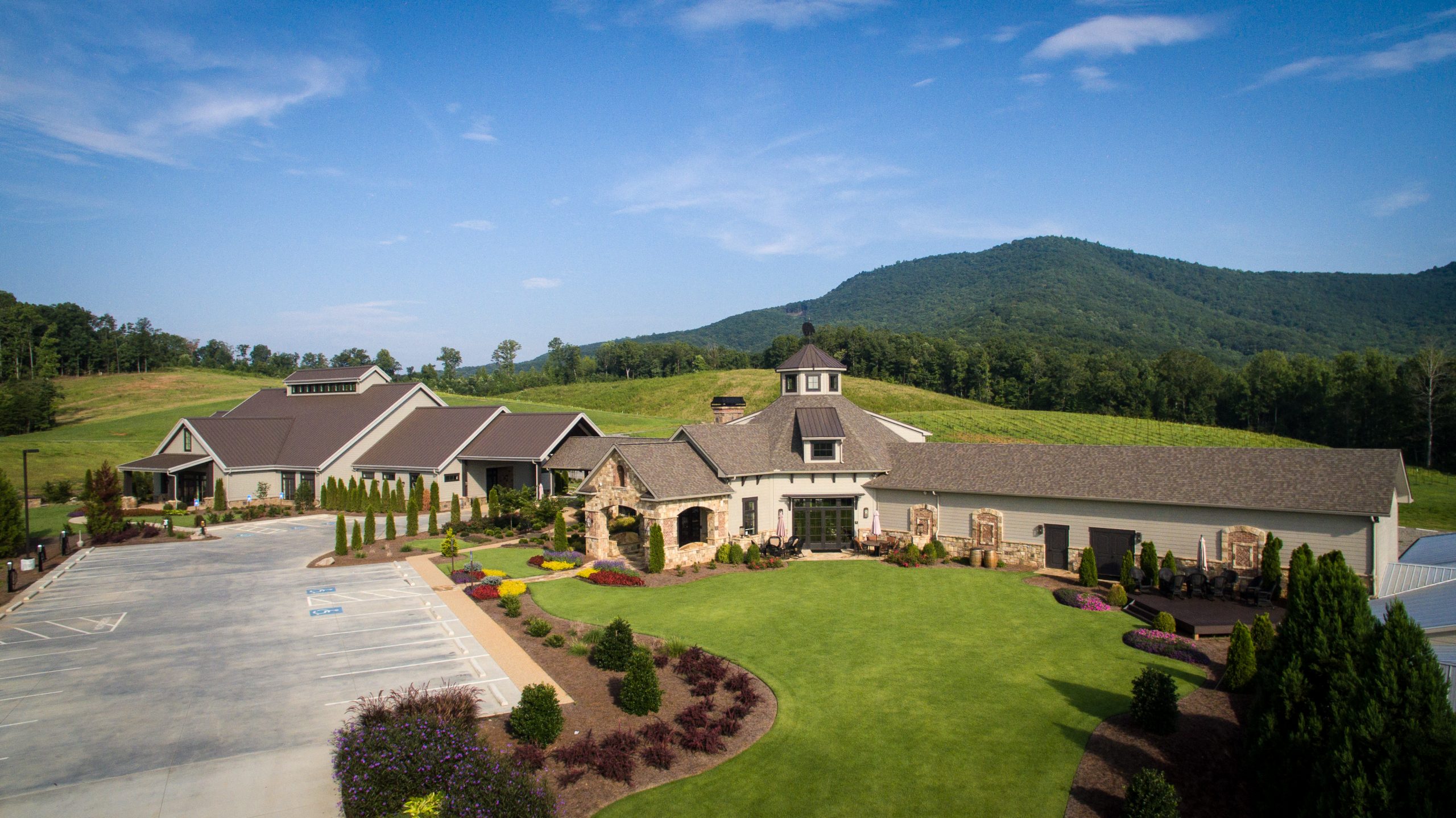 Yonah Mountain Vineyards - North Georgia wine | north georgia wineries