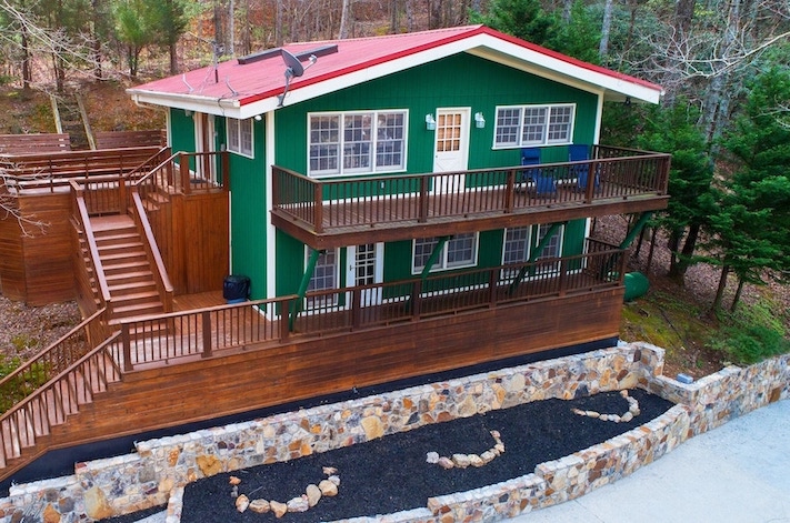 Downtown Cabin in Helen GA