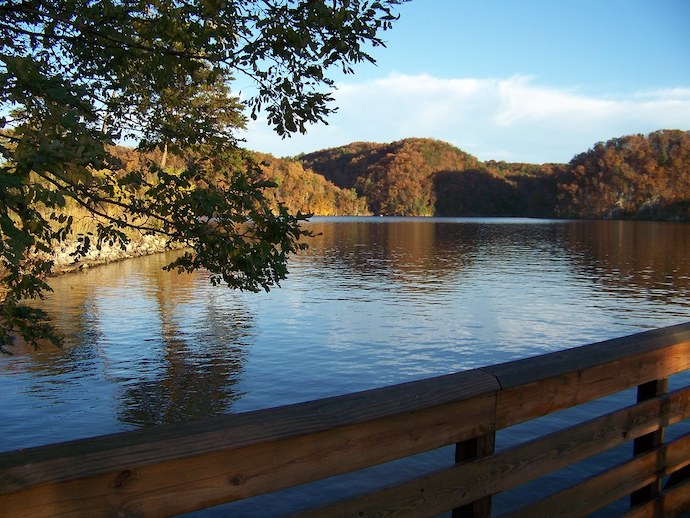 Best Lakes in VA - Claytor Lake