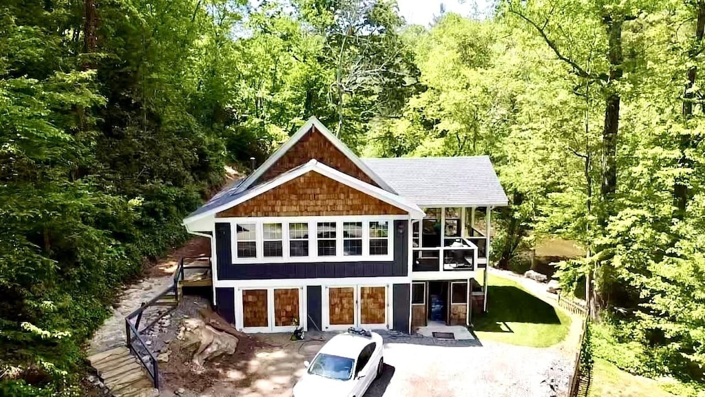 Riverbend Lodge on the Swannanoa River