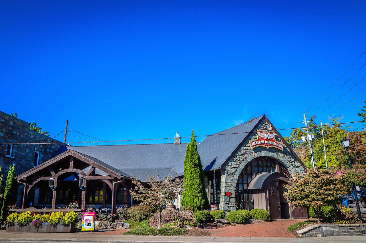 Mellow Mushroom Pizza Restaurant in Blowing Rock NC