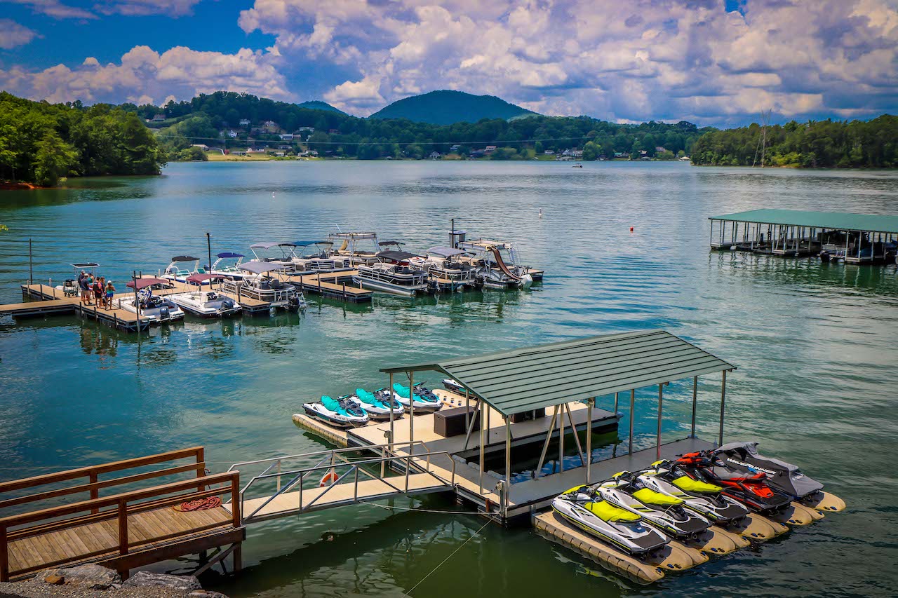 Boat Rentals at Young Harris Watersports in Hiawassee GA