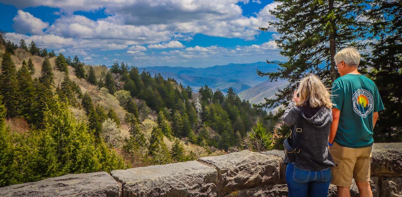 Things to do in the Smoky Mountains - Couple at Newfound Gap Cherokee NC