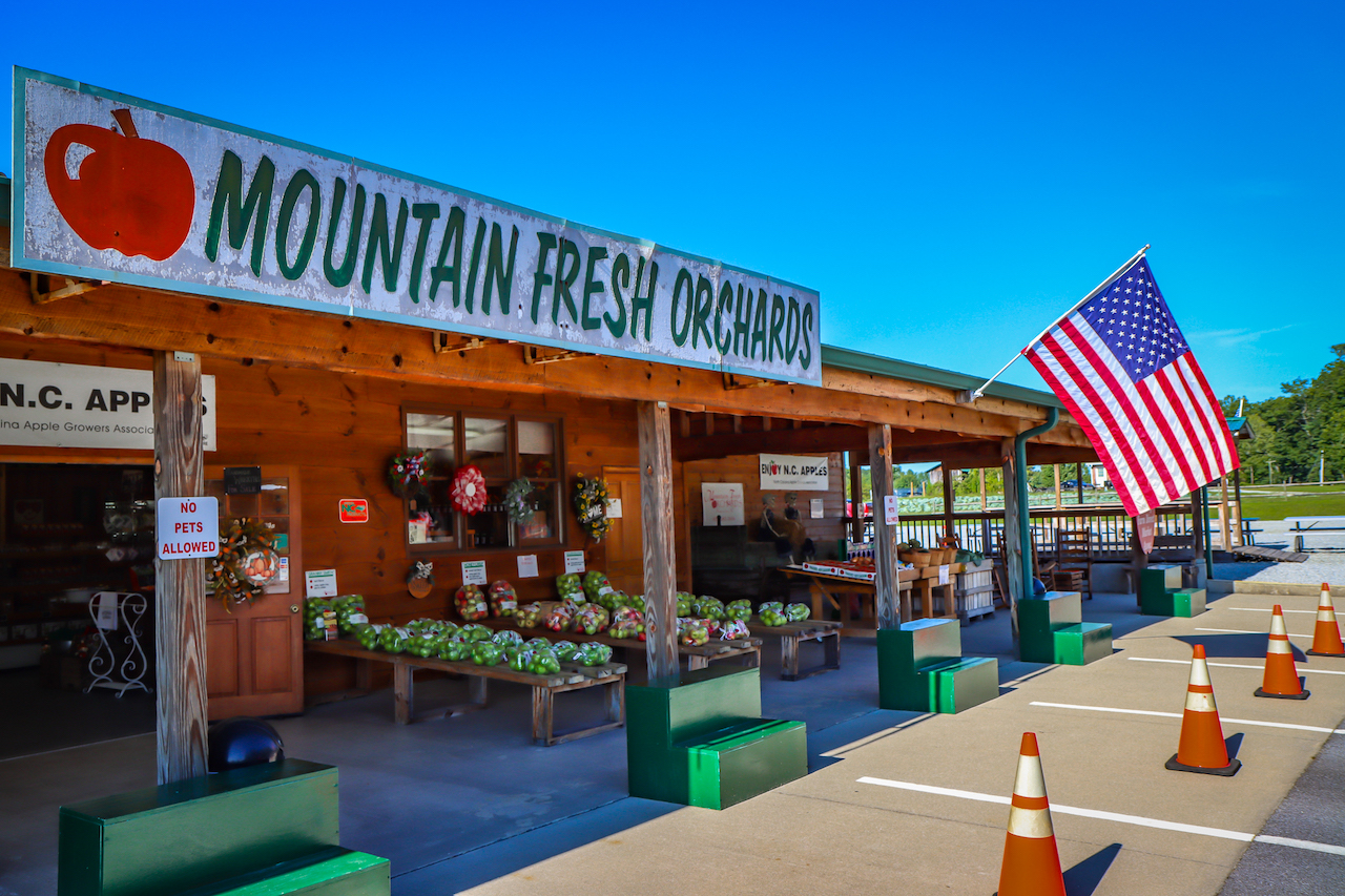 Fresh Apples at Mountain Fresh Orchards in Hendersonville NC