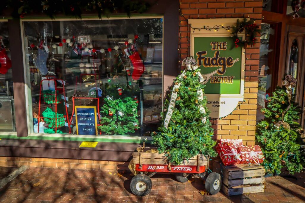 10 Ways to Celebrate Old Fashioned Christmas in Dahlonega GA