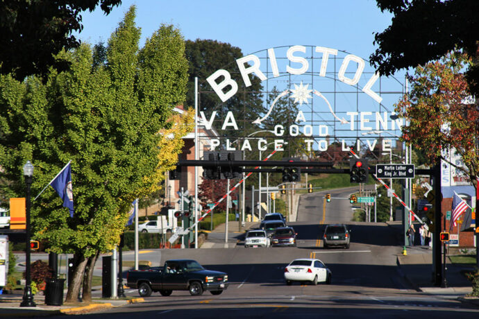 Mountain towns in Virginia - Bristol VA, Bristol TN, Bristol sign