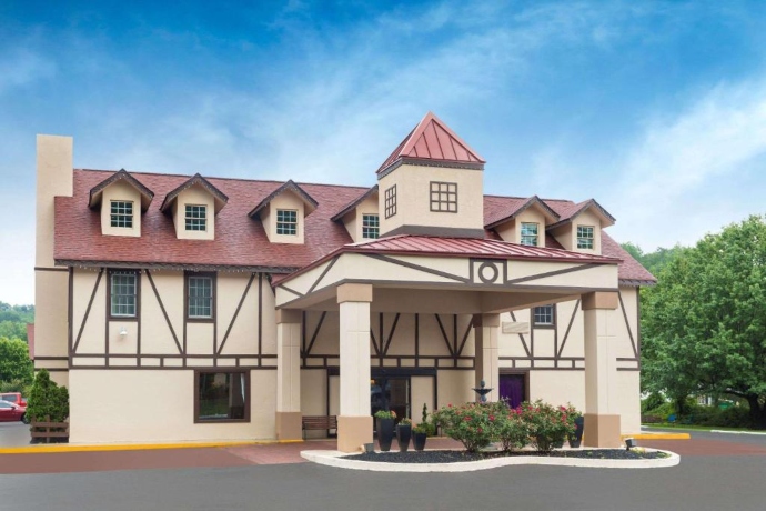 Baymont Inn, Pet Friendly hotels in Helen Ga