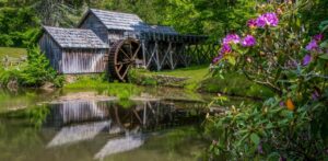Mabry Mill on the Blue Ridge Parkway in VA b