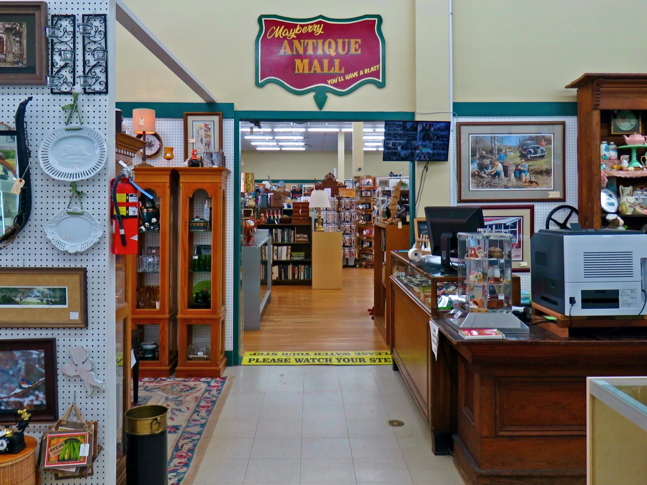 Things to do in Mount Airy North Carolina - Mayberry Antique Mall