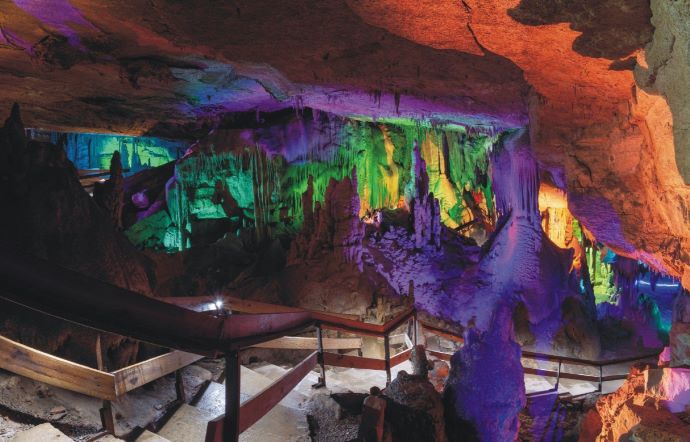 Caves in Chattanooga Tennessee - Racoon Mountain Caverns