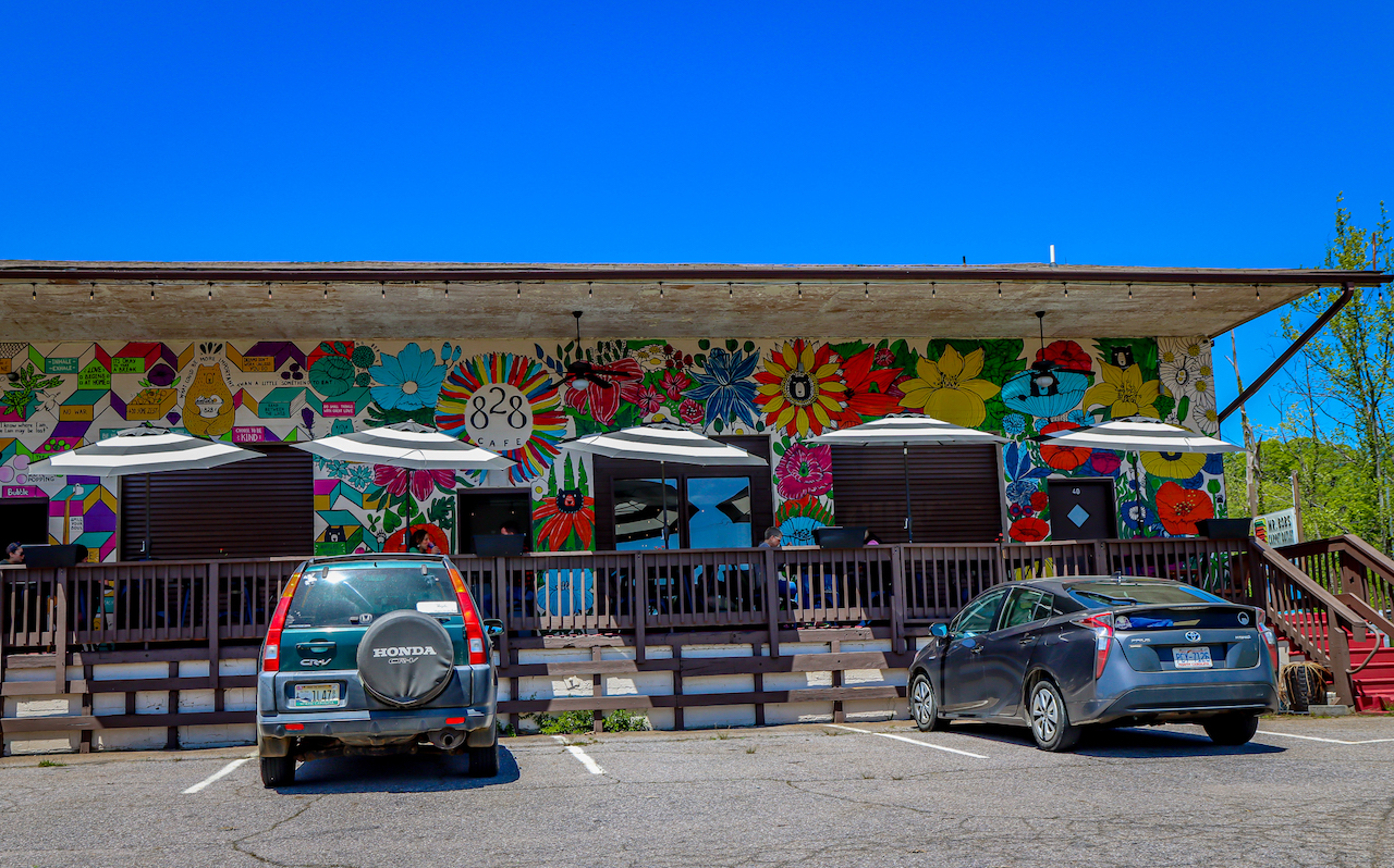 Outdoor Patio at 828 Cafe in Franklin NC