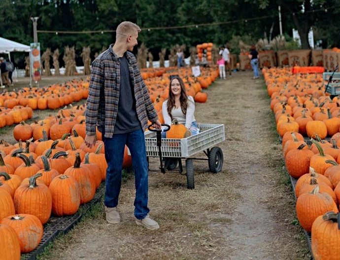 pumpkin patches with animals - Hunt Club Farm Virginia