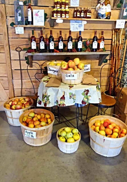 apple farm in Pigeon Forge TN - Mountain Mist Farms
