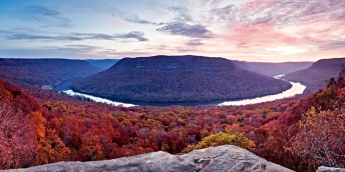 Tennessee Fall Colors - Snooper's Rock in Prentice Cooper State Forest 