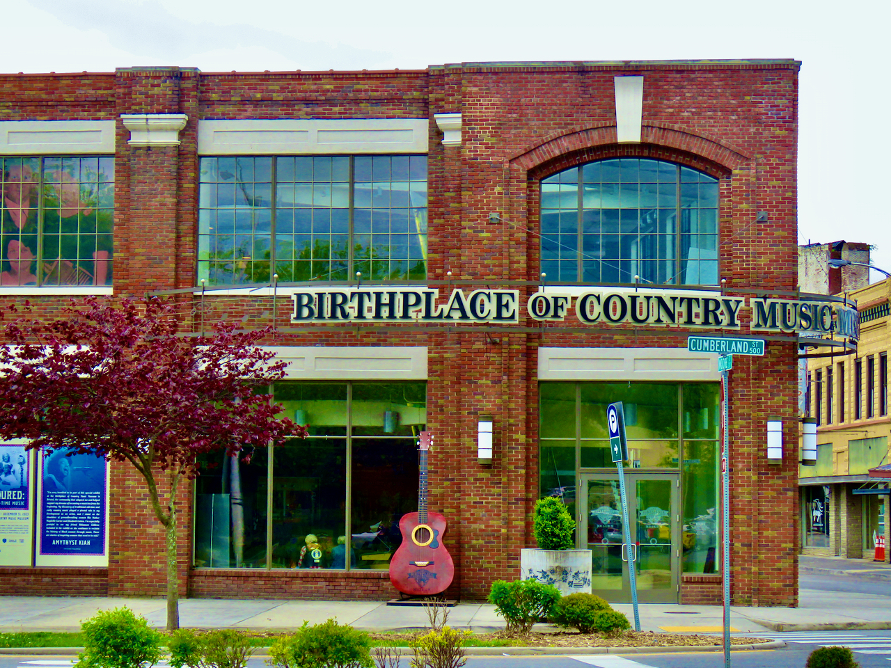 Birthplace of Country Music Museum - Outside