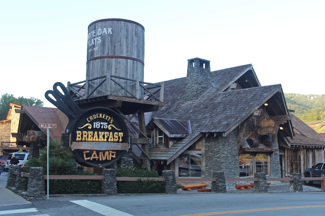 The 10 Best Restaurants in Gatlinburg TN to Visit - Blue Ridge ...