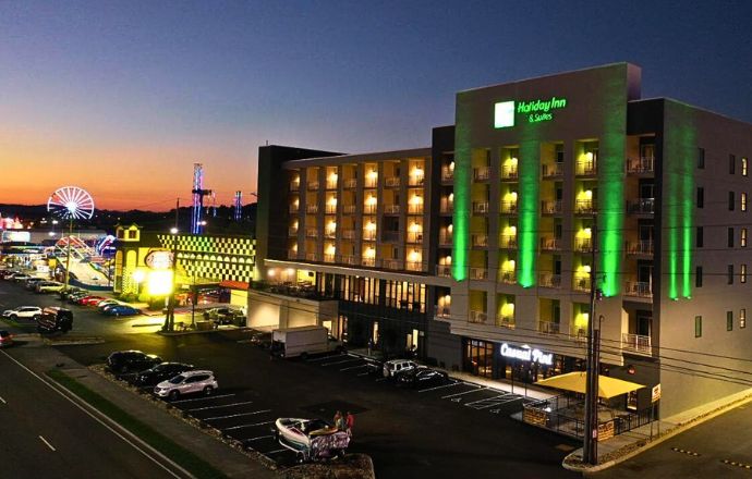 Hotels in Smoky Mountains Tennessee - Holiday Inn