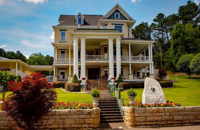 Crooked Road Virginia - Ralph Stanley Museum and Traditional Mountain Music Center