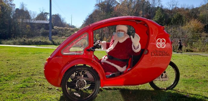 Christmas in Davidson - North Mecklenburg Holiday Parade NC