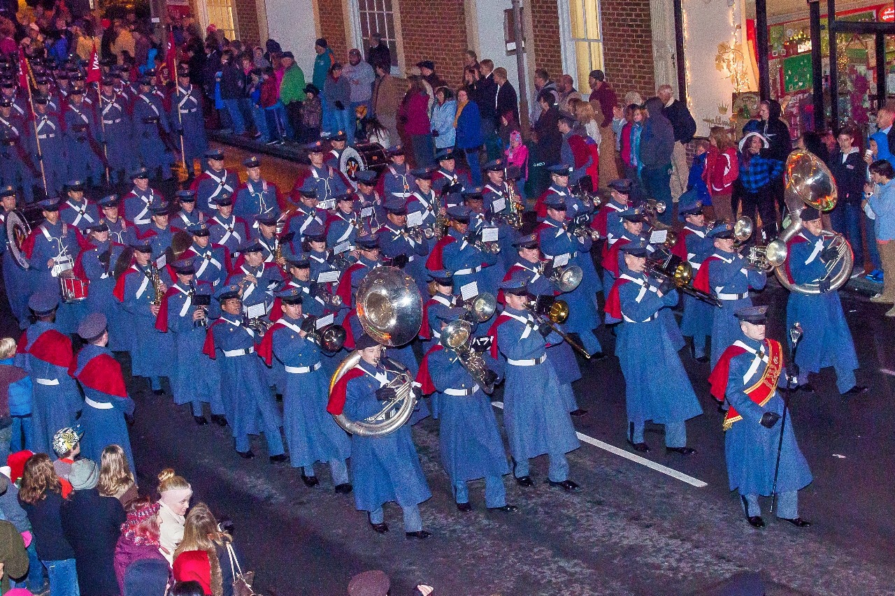 10 Festive Things to Do in Shenandoah Valley VA for Christmas Blue