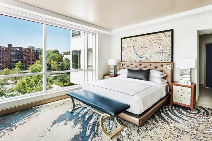 Couples getaway in TN - The Tennessean Hotel Knoxville TN