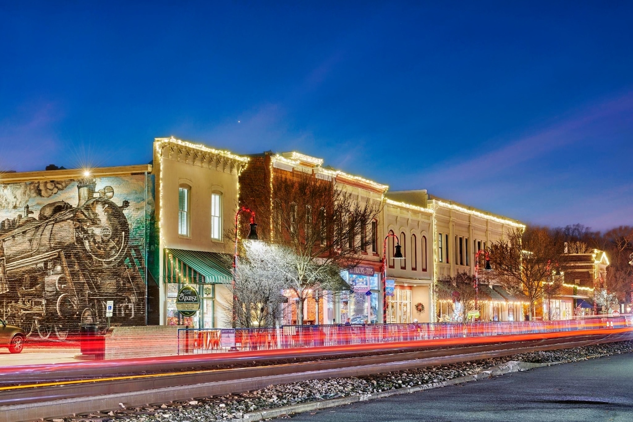 10 Festive Things to Do for Christmas in Richmond VA (2023) Blue Ridge Mountains Travel Guide