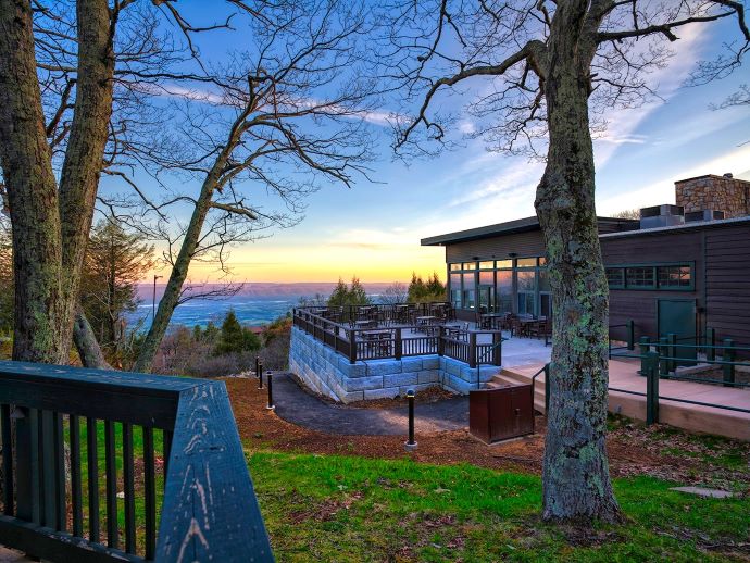 Blue Ridge Mountain resorts in Virginia - Skyland Lodge in Shenandoah National Park VA