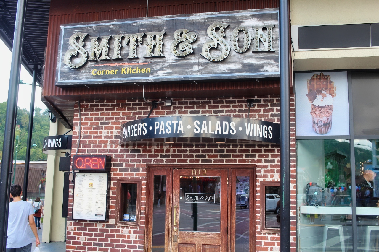 The 10 Best Restaurants in Gatlinburg TN to Visit - Blue Ridge ...