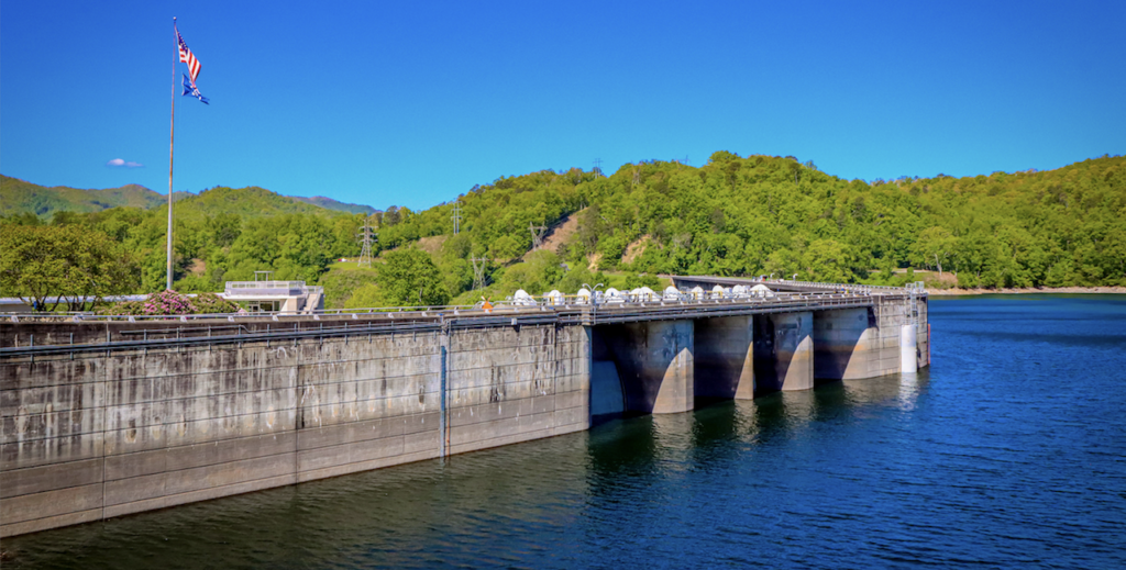 Exploring the Fontana Dam and Visitors Center on Lake Fontana NC - Blue ...