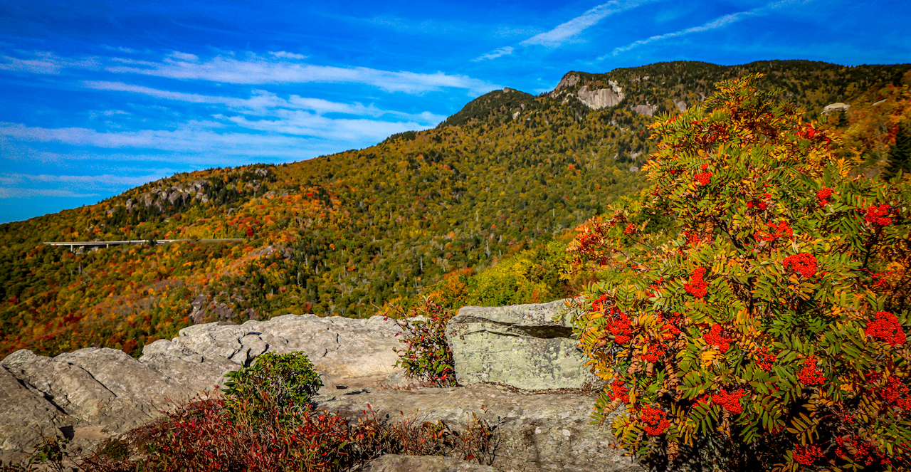 Hiking Rough Ridge on the Blue Ridge Parkway at Grandfather Mountain